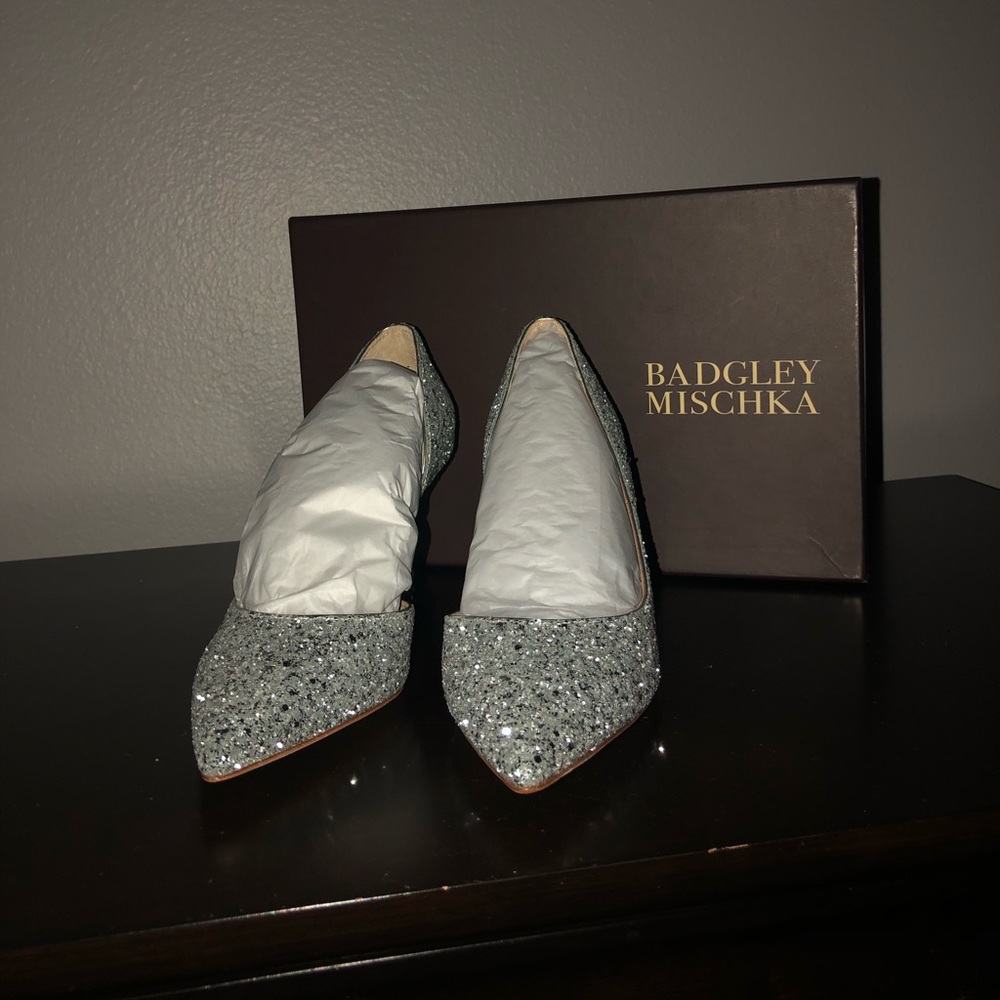 Badgley Mischka Silver Glitter Heels (Size 6.5)